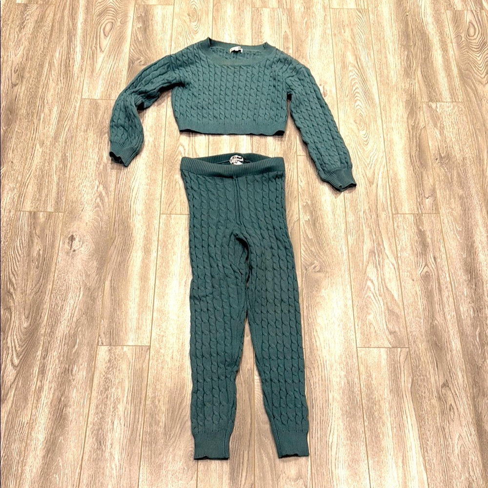 Fashion Nova Green Knit Leggings & cropped sweater set
